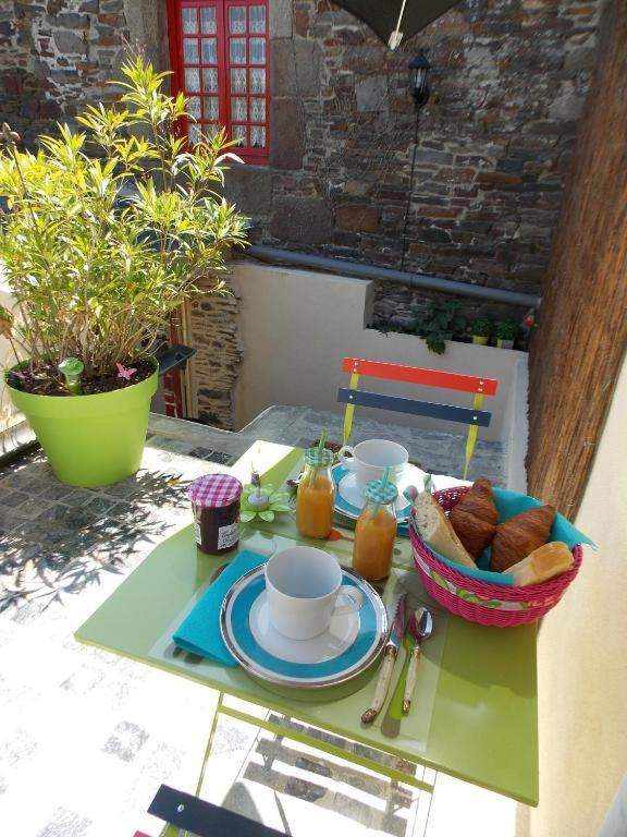 Chambre Du Retour En Enfance - Abdl Dol-de-Bretagne Bagian luar foto