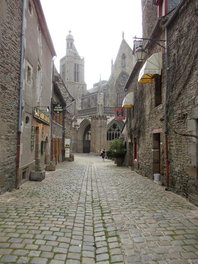 Chambre Du Retour En Enfance - Abdl Dol-de-Bretagne Bagian luar foto